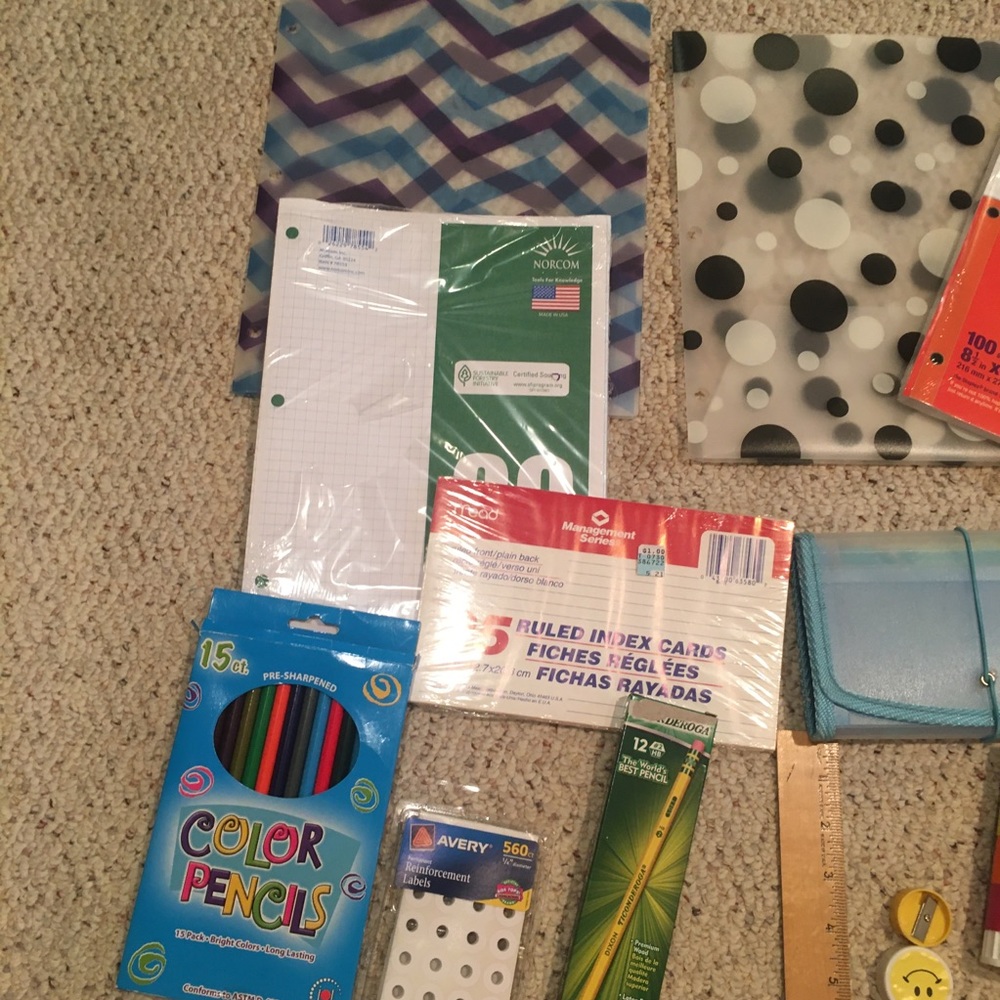 🌻Must go!!  18 plus school supply bundle - Picture 3 of 8